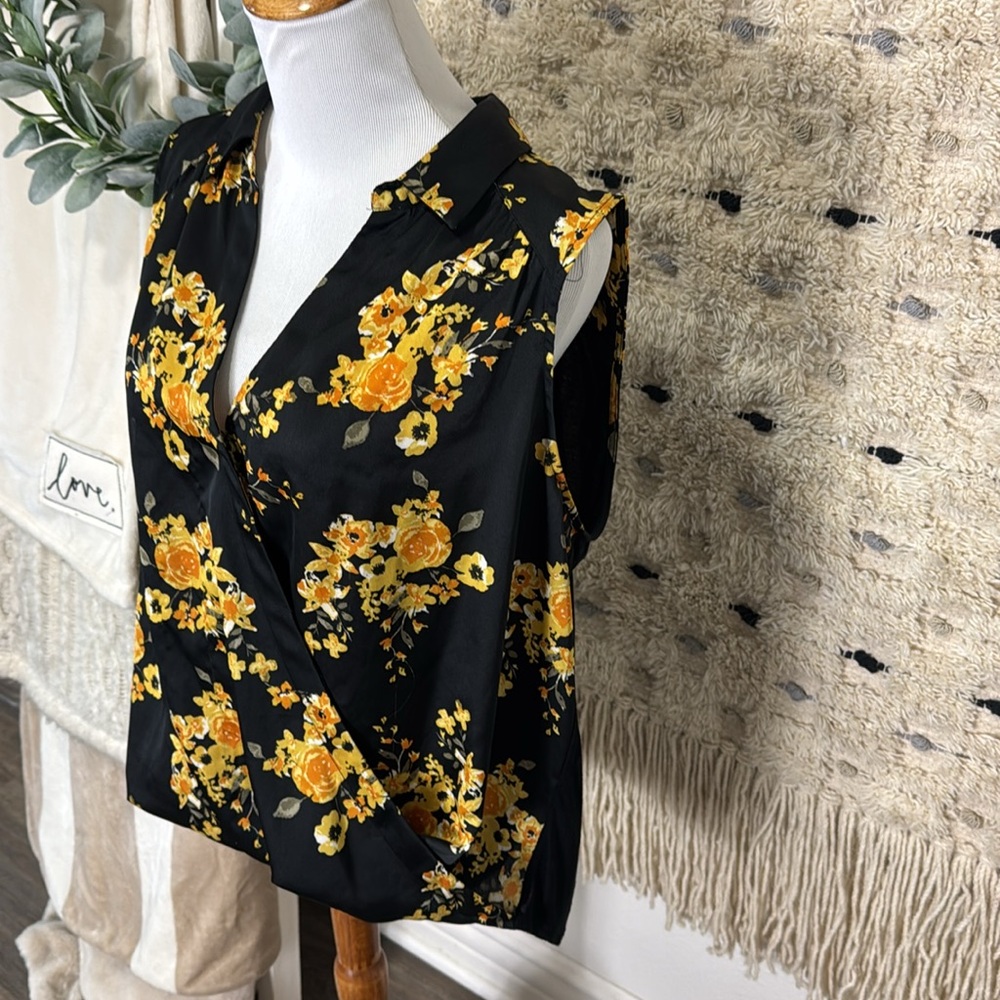 INC International Concepts Black and Yellow Floral sleeveless Blouse size XL - Picture 2 of 8
